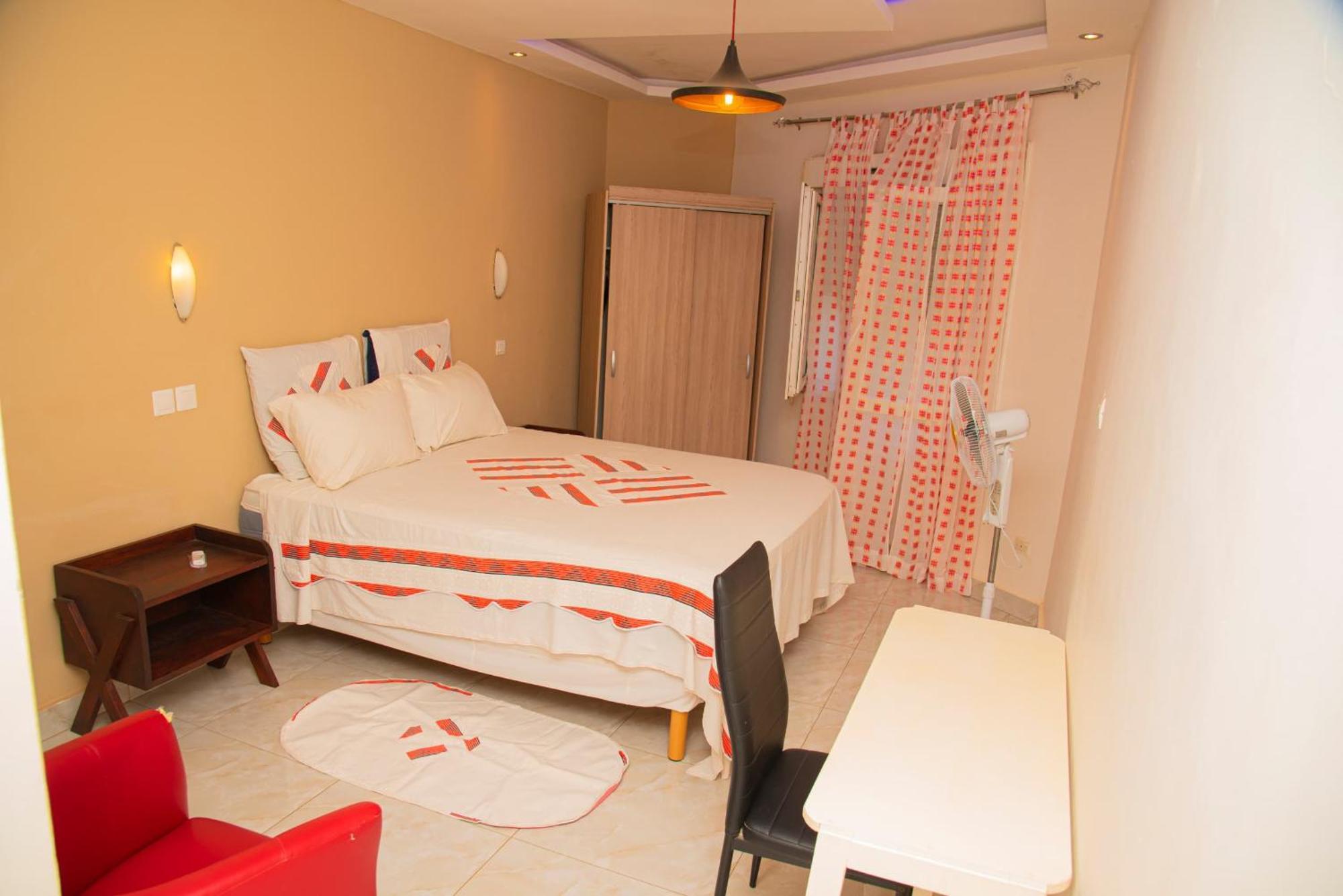 Chambres D'Hotes Villa Luciana Saly Екстериор снимка