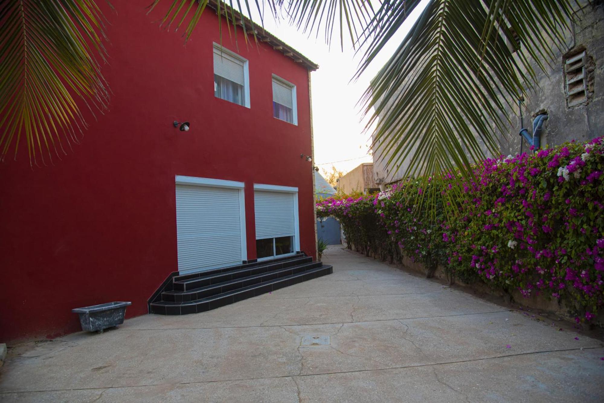 Chambres D'Hotes Villa Luciana Saly Екстериор снимка