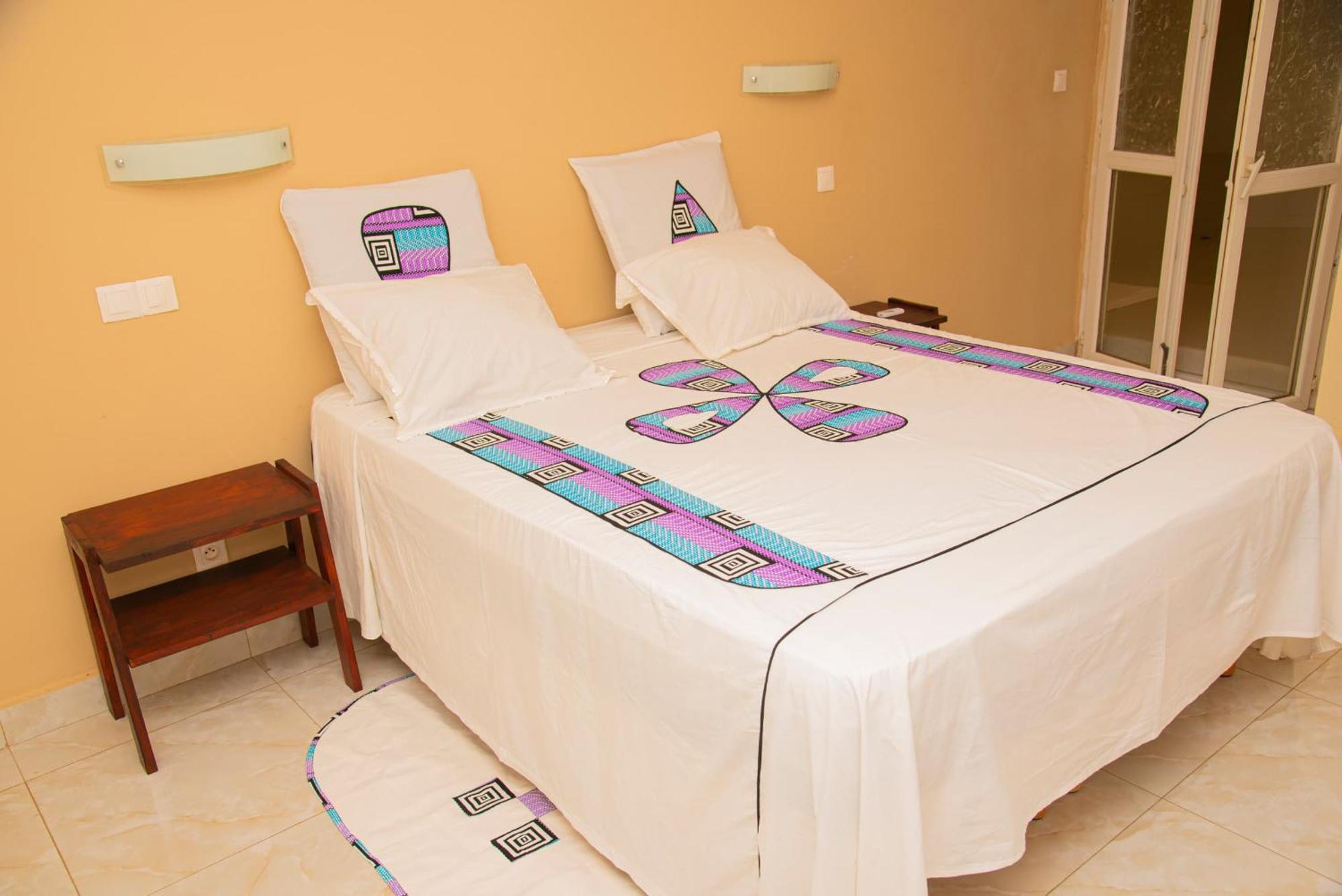 Chambres D'Hotes Villa Luciana Saly Екстериор снимка