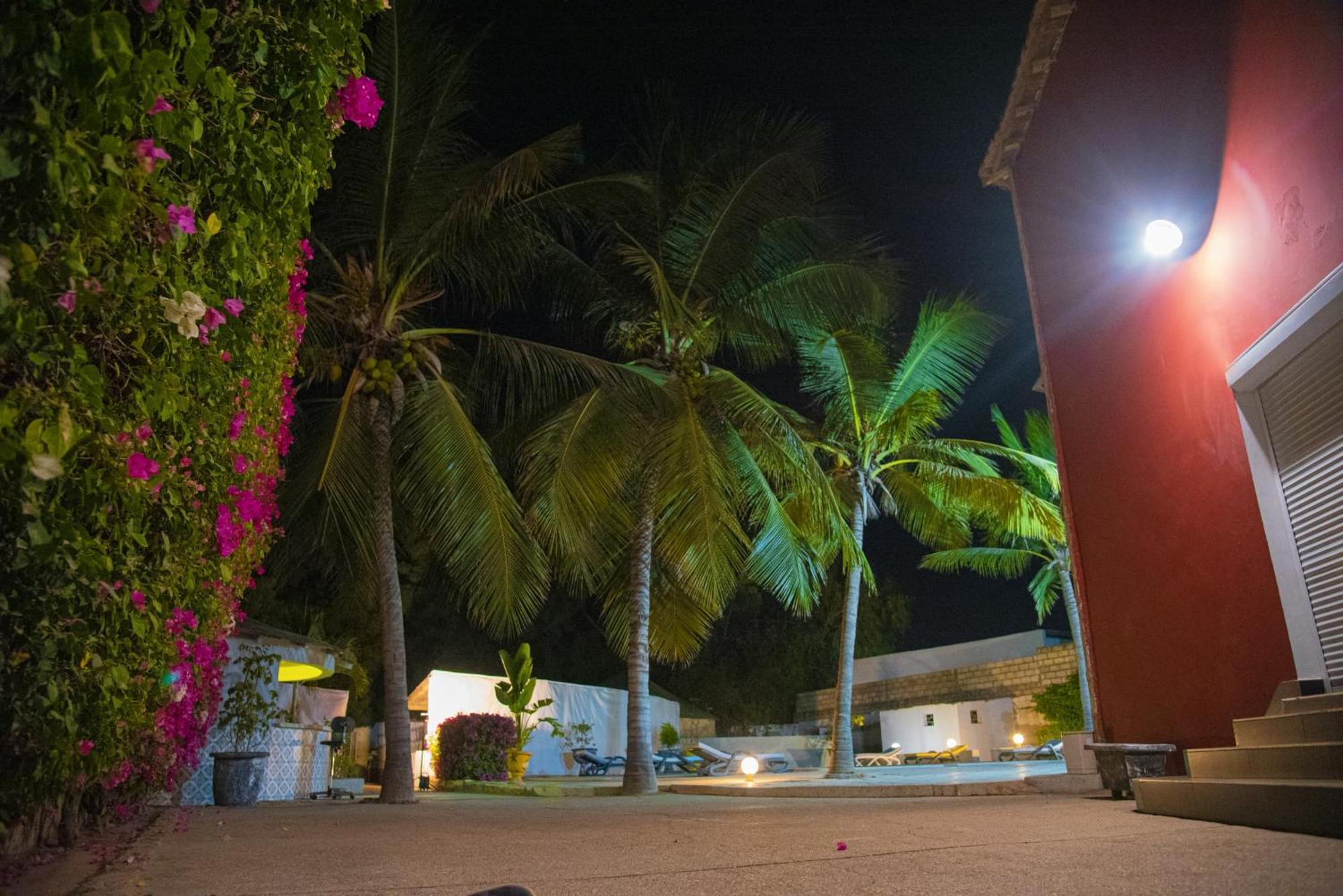 Chambres D'Hotes Villa Luciana Saly Стая снимка