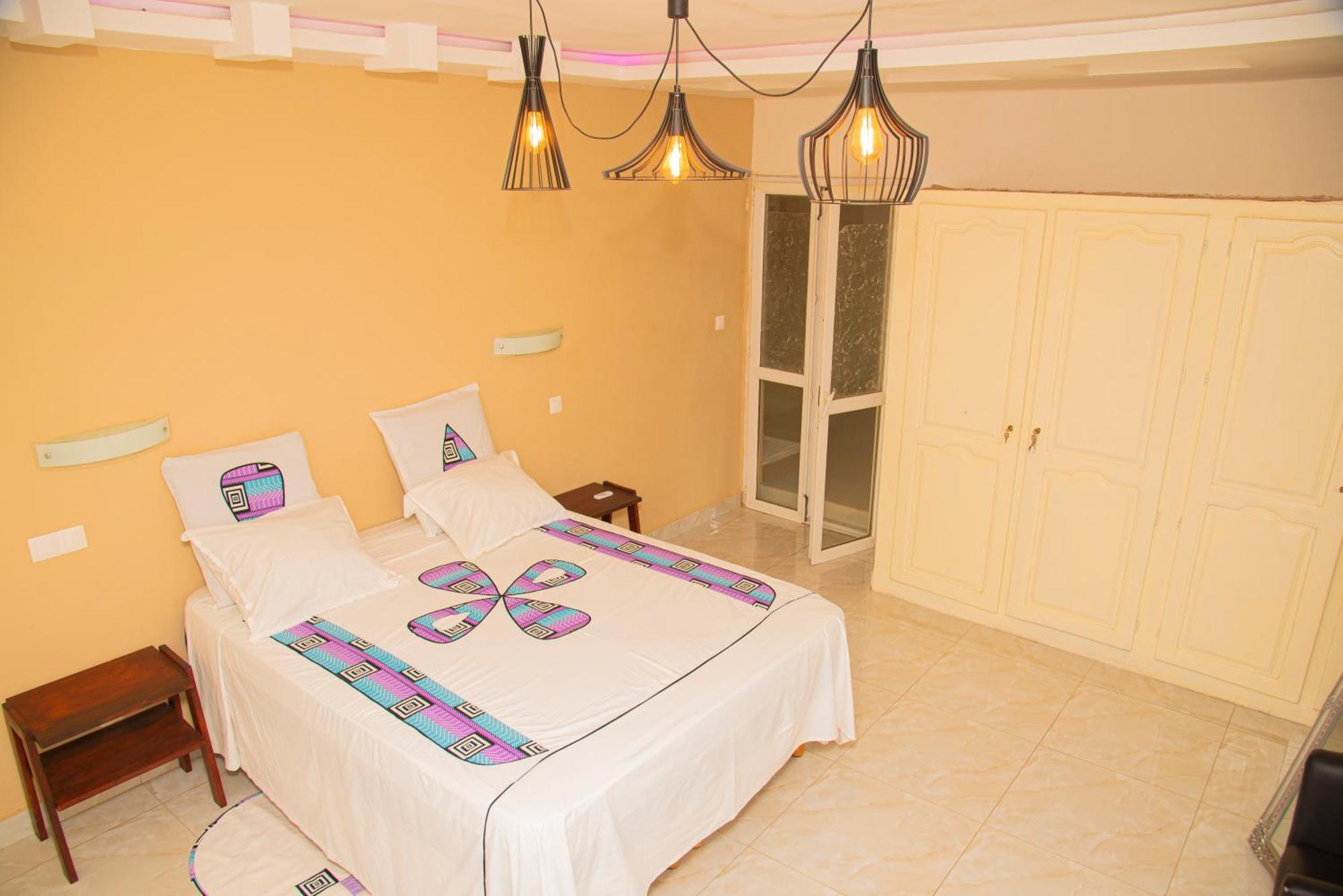 Chambres D'Hotes Villa Luciana Saly Екстериор снимка